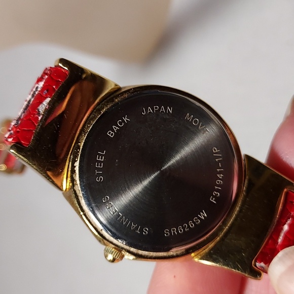 Avon Two Color Red Purple Band Red Hat Ladies Watch Reversible Color Band - Picture 6 of 10